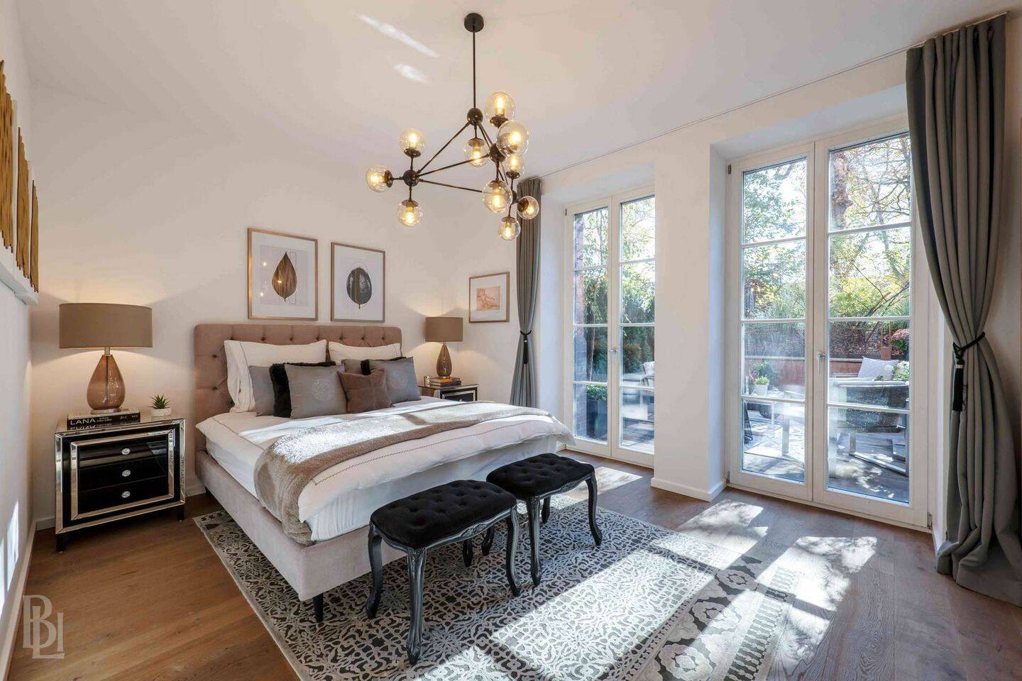 Charlottenburger Altbaujuwel – Elegante Wohnung mit großer Terrasse, 14059 Berlin (Charlottenburg-Wilmersdorf Charlottenburg Westend)