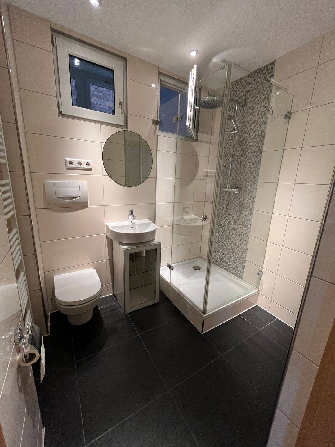 Helle WG 1/3 Zimmer, 70191 Stuttgart (Bad Cannstatt Nord)
