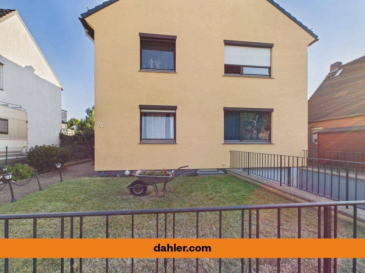 5-Zimmer-Wohnung mit Garten, Pool & 2 Garagen in Sebaldsbrück, 28309 Bremen (Hemelingen Sebaldsbrück)