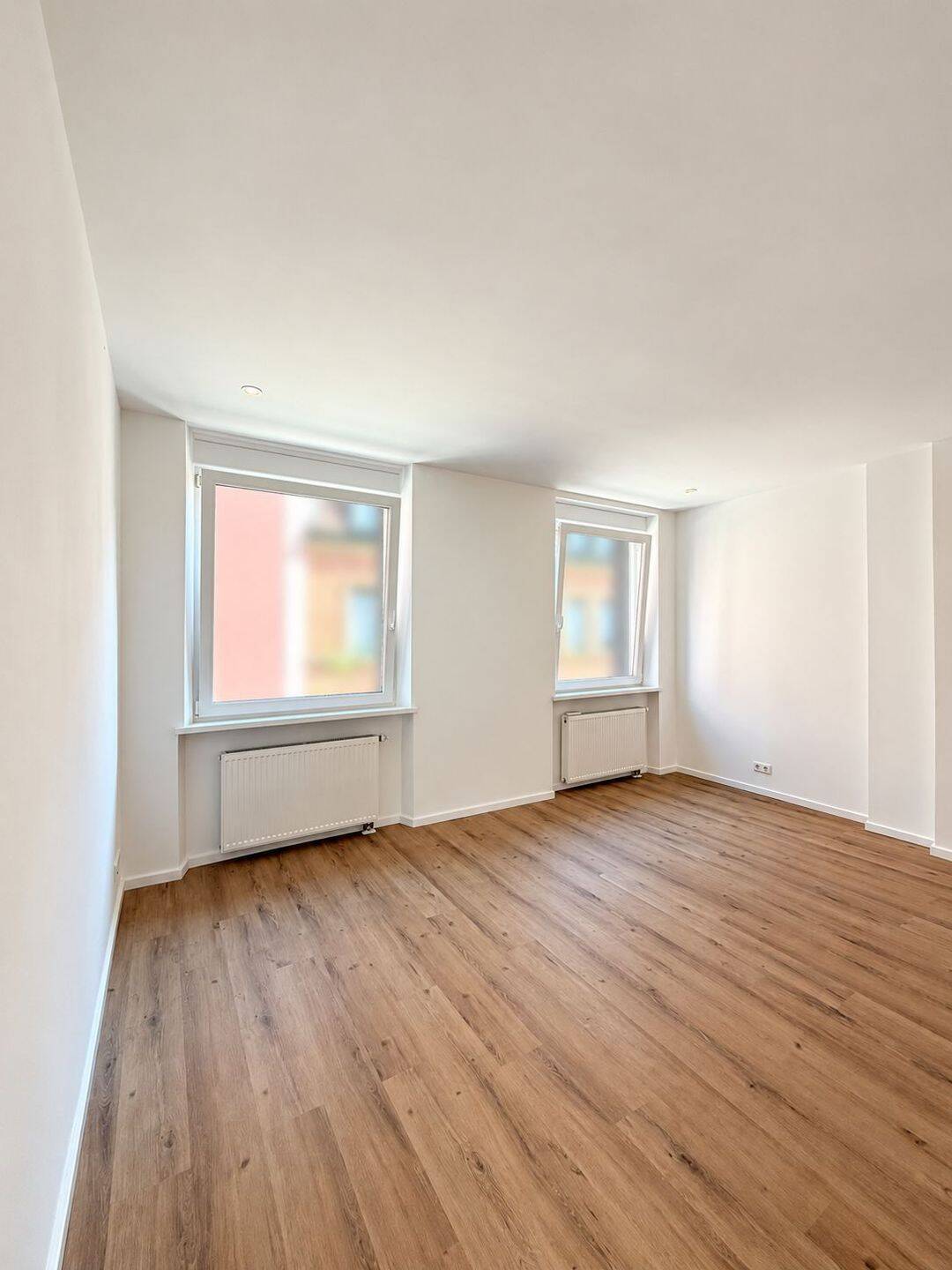 Kernsanierte 2-Zimmer-Wohnung mit Einbauküche und schöner Dachterrasse, 90461 Nürnberg