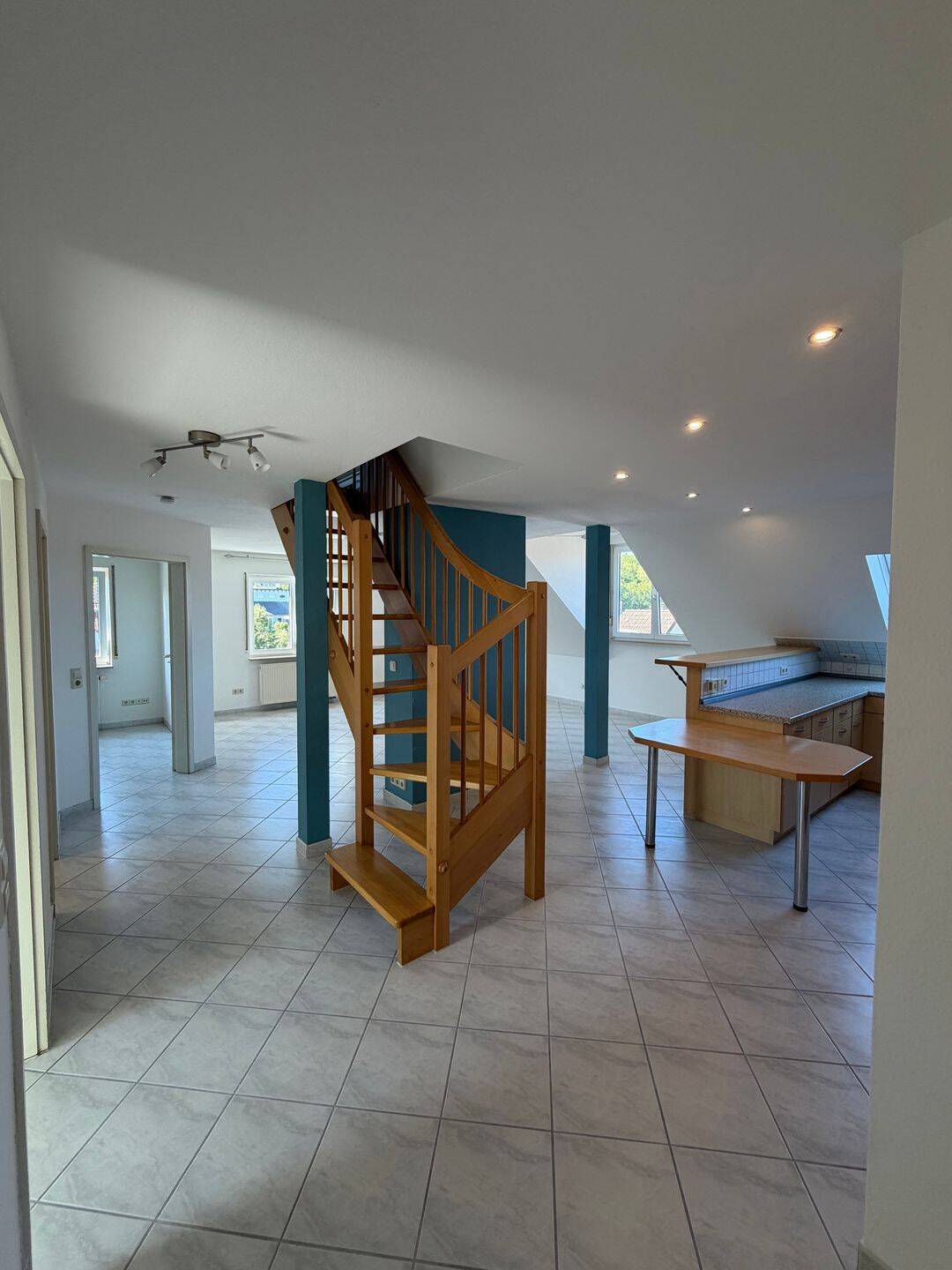Helle Maisonette-Wohnung mit zwei Ebenen – Bussardweg, Iptingen, 75446 Wiernsheim