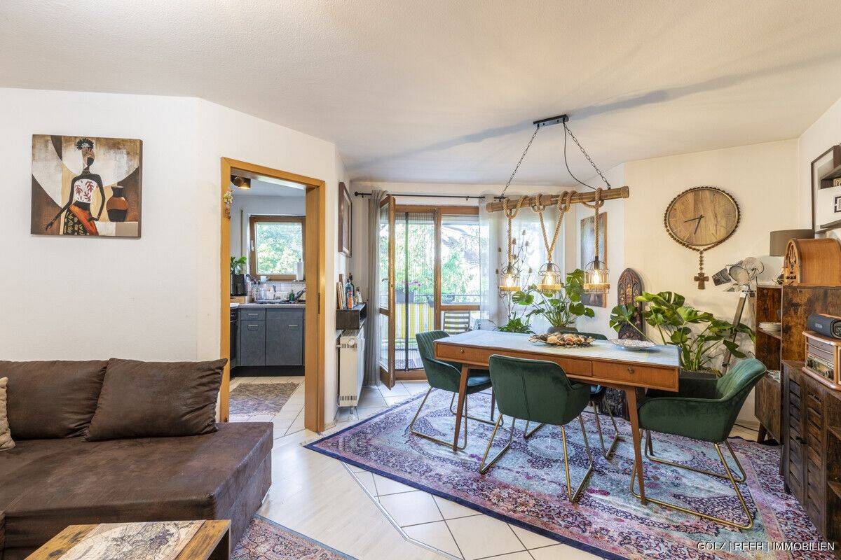 Gepflegte Wohnung in ruhiger Lage von Plieningen mit Balkon und TG-Stellplatz, 70599 Stuttgart