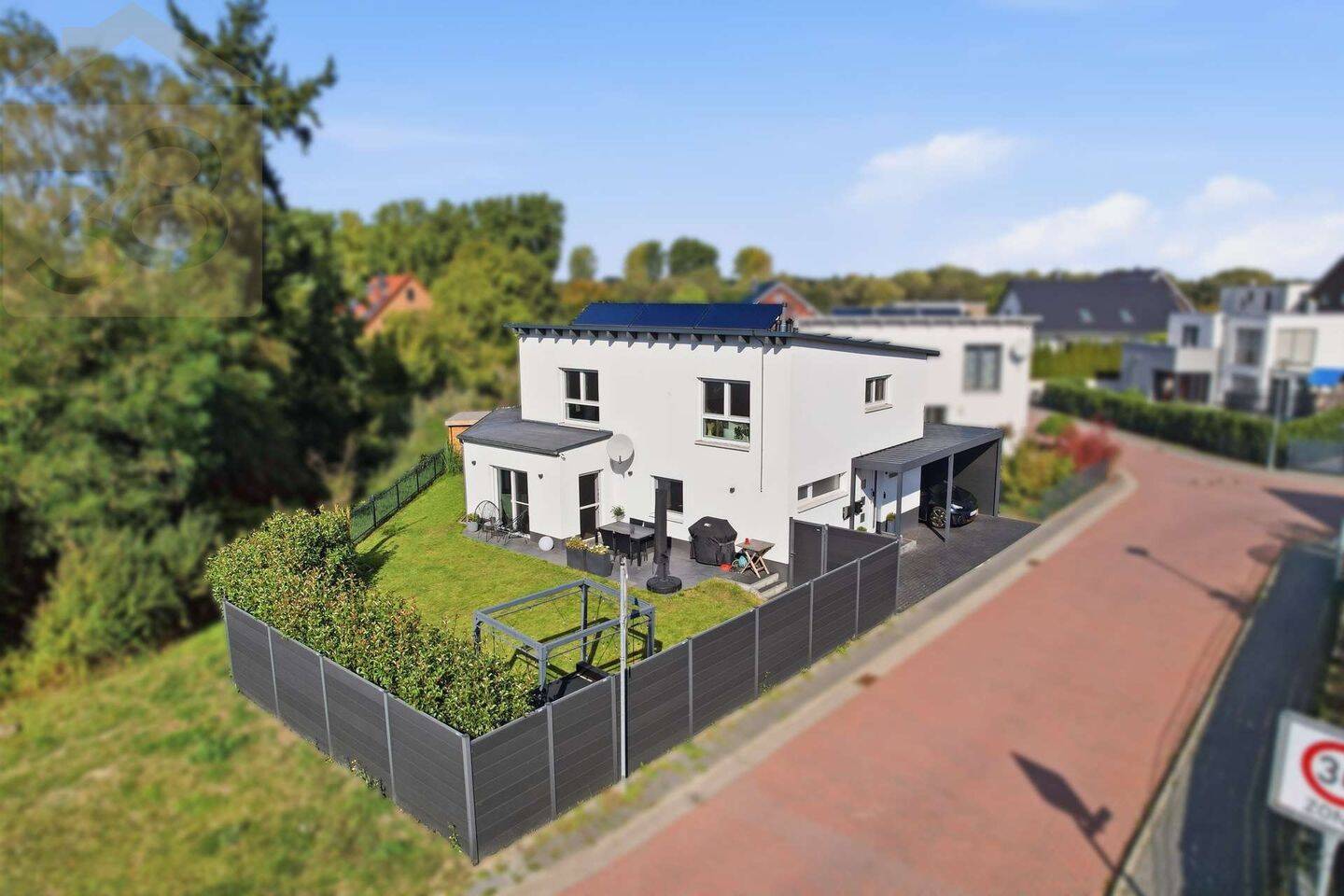 Gehobenes Einfamilienhaus mit Carport und PV Anlage in Flechtorf! Meine Immobilie = Mein Partner!, 38165 Lehre