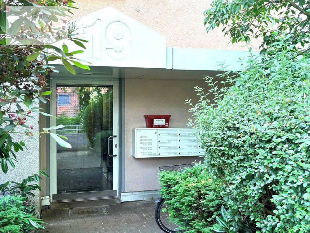 Hannover-Misburg: Vermietung einer tollen 2-Zimmer-Wohnung mit Balkon im ersten OG, nahe an der MHH, 30627 Hannover