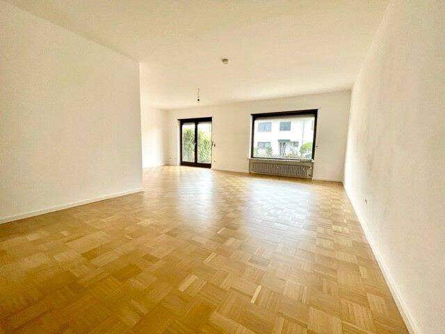 Vermittelt Großes und ruhig gelegenes Reihenhaus mit Garten in Mannheim- Seckenheim., 68239 Mannheim (Seckenheim)