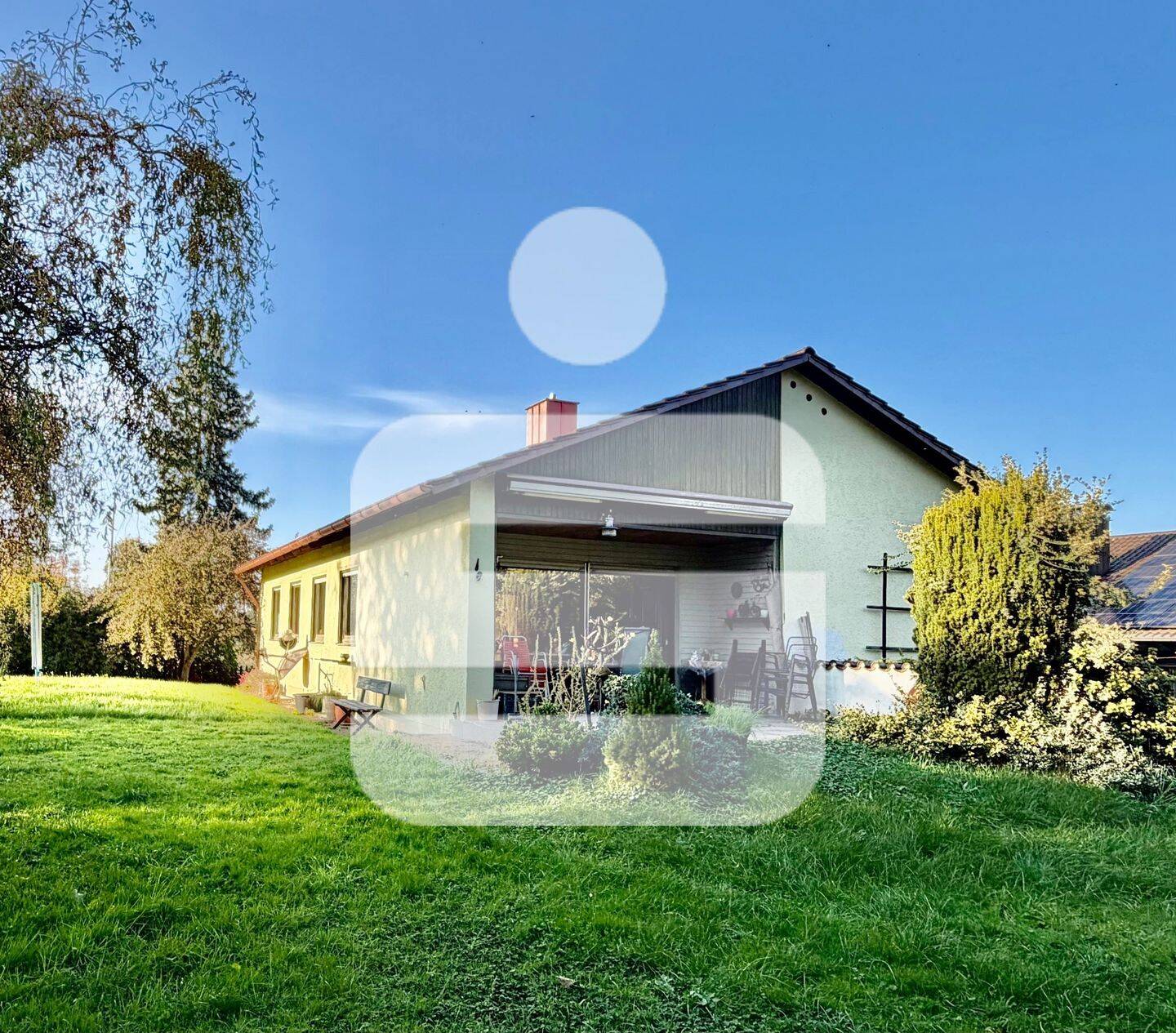 Einfamilienhaus mit Einliegerwohnung und viel Grün, 94099 Ruhstorf a.d. Rott