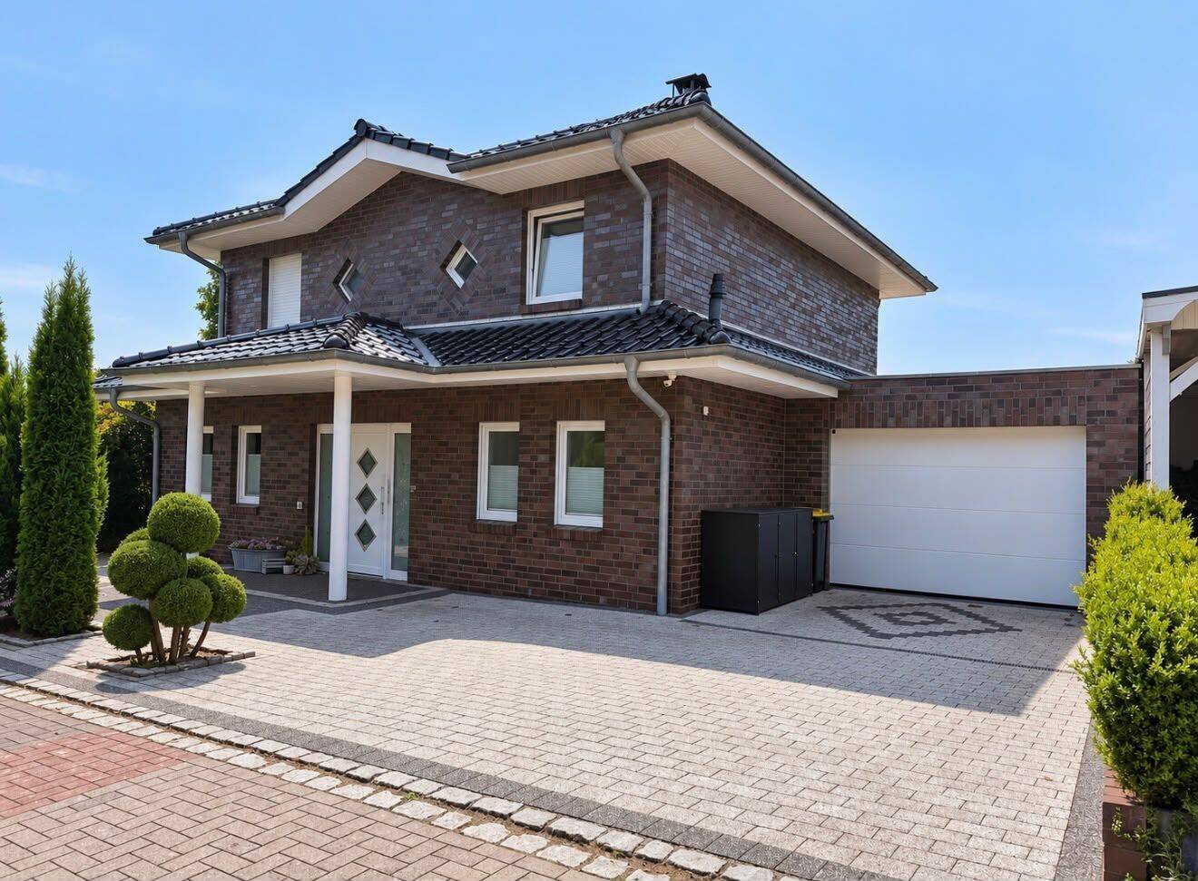 Sehr gepflegtes Einfamilienhaus mit Kamin, moderne Einbauküche, Garage und traumhaften Garten, 23869 Elmenhorst