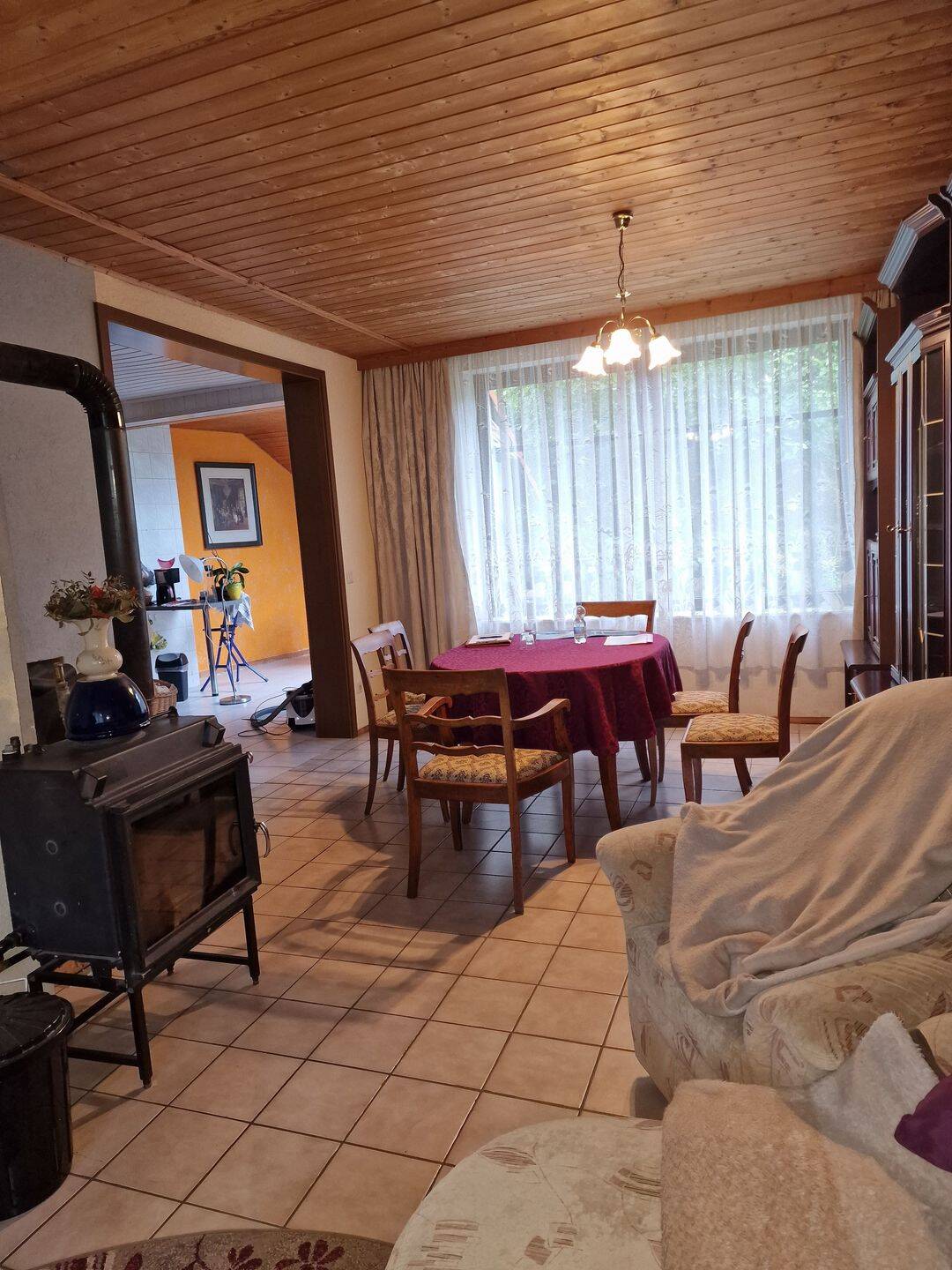 Viel Platz für Familien: 5 Zimmer, Garten, Balkon und Ausbaupotenzial, 4838 Jesewitz