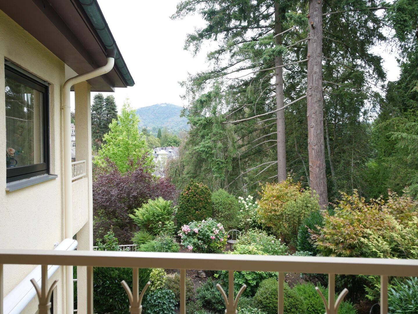 Helle 2 Zimmerwohnung in ruhiger Lage von Baden-Baden, 76530 Baden-Baden (Ebersteinburg Innenstadt Lichtental Varnhalt Weststadt)