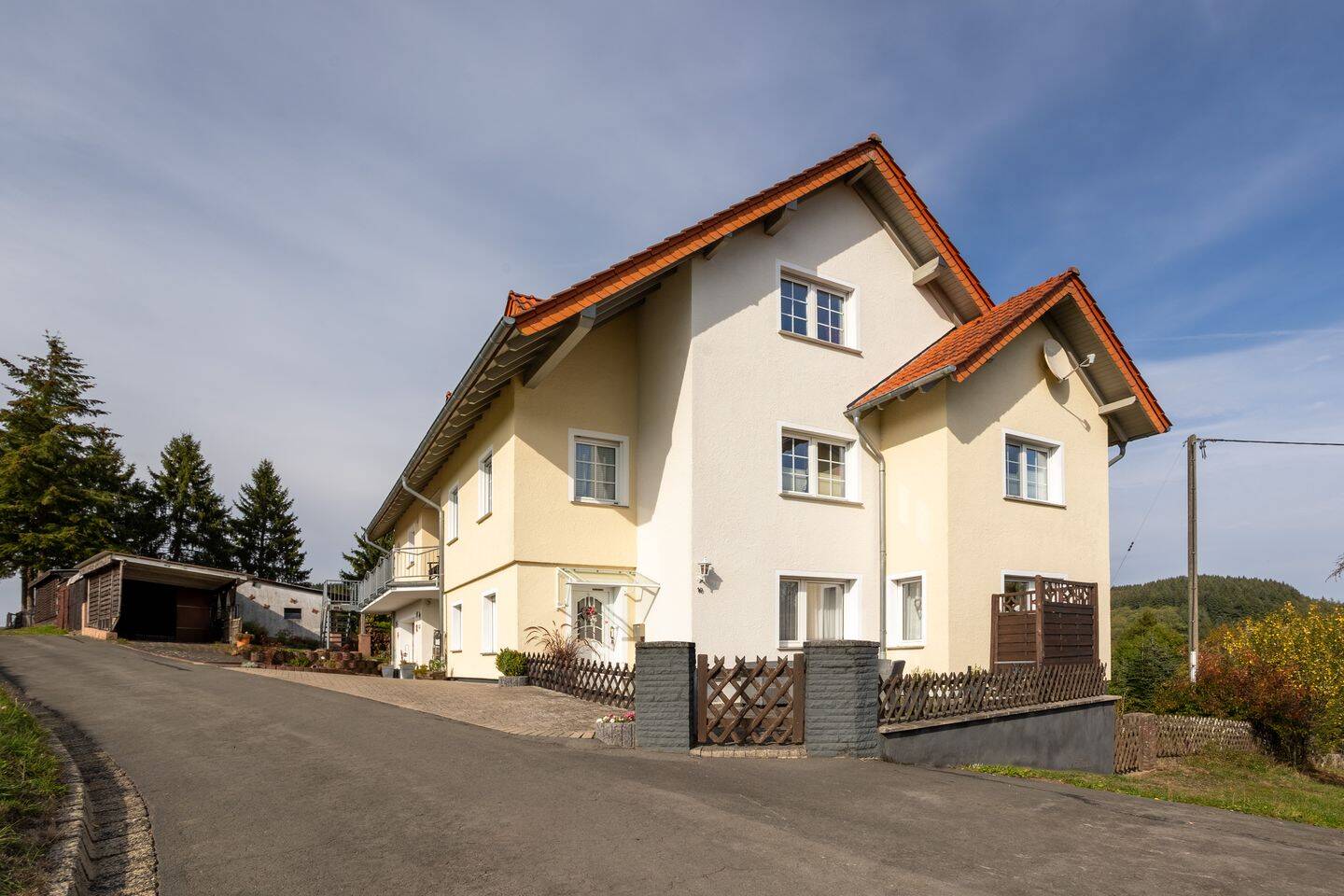 Großzügiges Anwesen mit Einliegerwohnung, Weitblick – idyllische, sehr ruhige Ortsrandlage, 54570 Oberstadtfeld