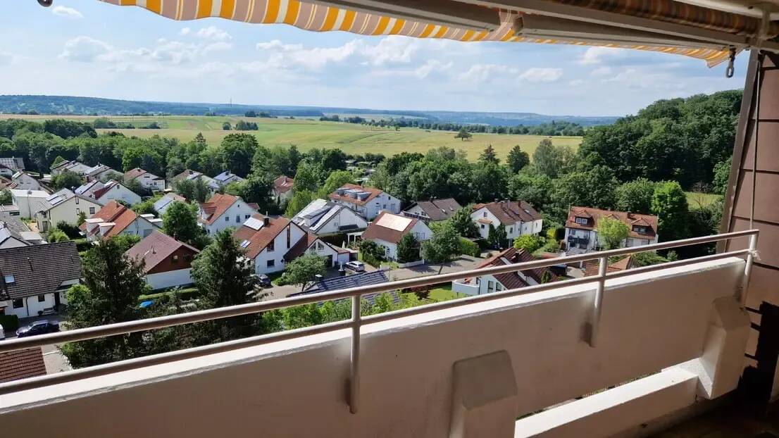 2-Zimmer-Wohnung in der 8. Etage mit Balkon, Metzingen Glems, 72555 Metzingen