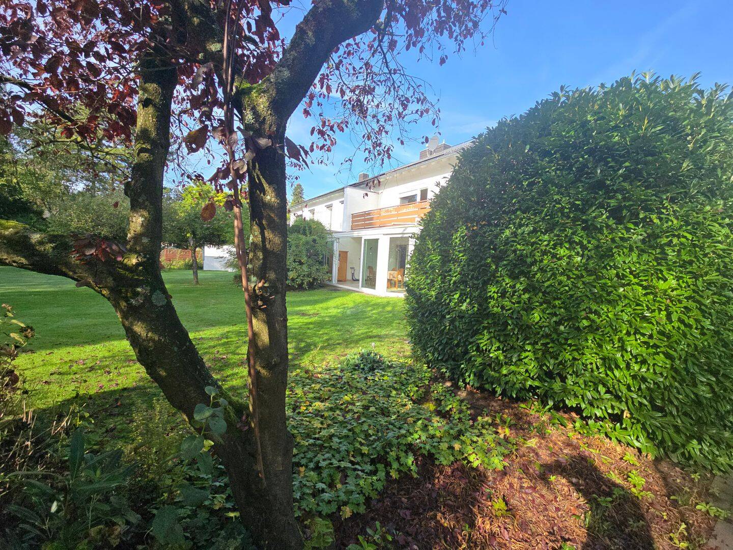 Charmante Doppelhaushälfte mit Südgarten, Wintergarten, PV-Anlage und moderner Heiztechnik, 41469 Neuss