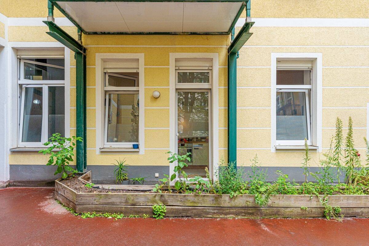Charmante 2-Zimmerwohnung mit Terrasse im historischen Altbau, 10249 Berlin (Friedrichshain-Kreuzberg Friedrichshain Prenzlauer Berg)