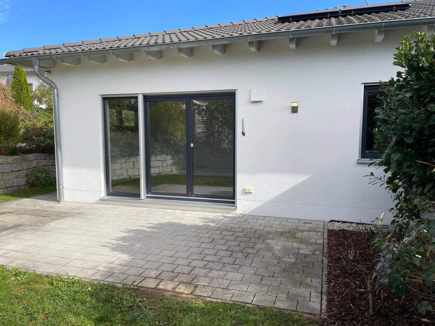 Attraktive Bungalow-Doppelhaushälfte mit Garage und Stellplatz in Maxhütte – Haidhof, 93142 Maxhütte-Haidhof
