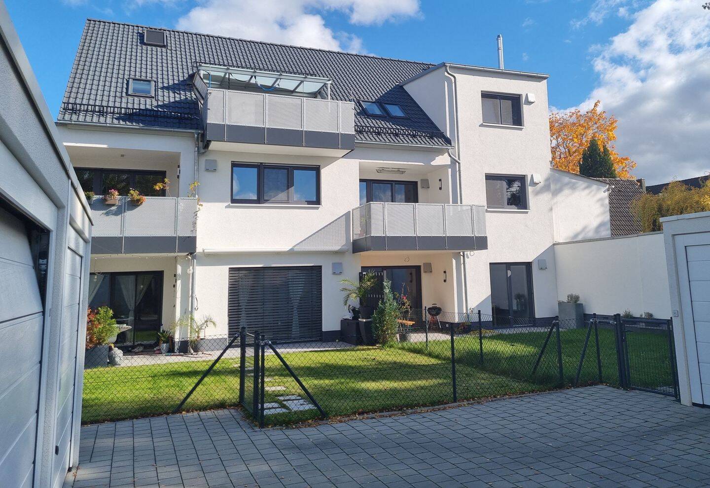 Moderne 3-Zimmer-Gartenwohnung im Nürnberger Süden – ruhig, grün & stadtnah mit Süd-West-Terrasse, Garten & Garage mit Wallbox, 90469 Nürnberg (Falkenheim Gartenstadt Kettelersiedlung Langwasser Rangierbahnhof)