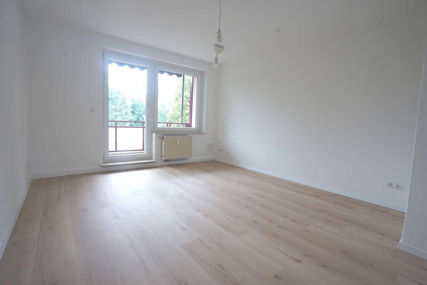 3-Raum-Wohnung (57m²) mit Balkon, Garten und Garage in Niederschöna, 9633 Halsbrücke