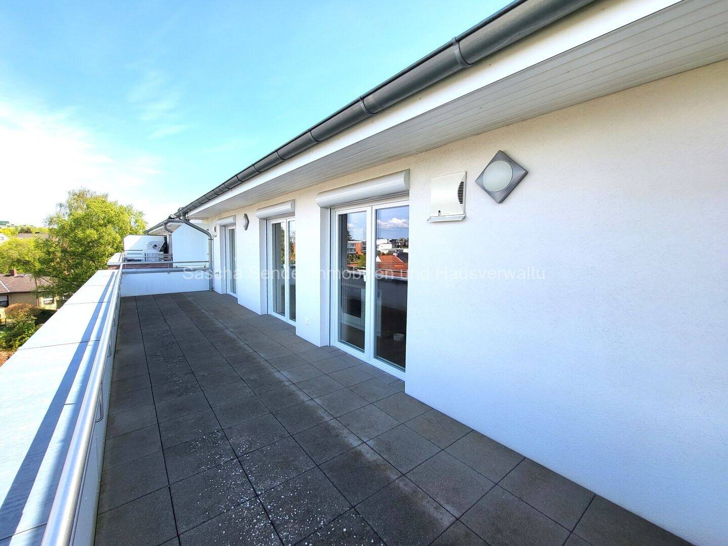 Ankommen in Grömitz. Beeindruckende Penthousewohnung mit 3 Zimmern, großer Dachterrasse und Aufzug, 23743 Grömitz