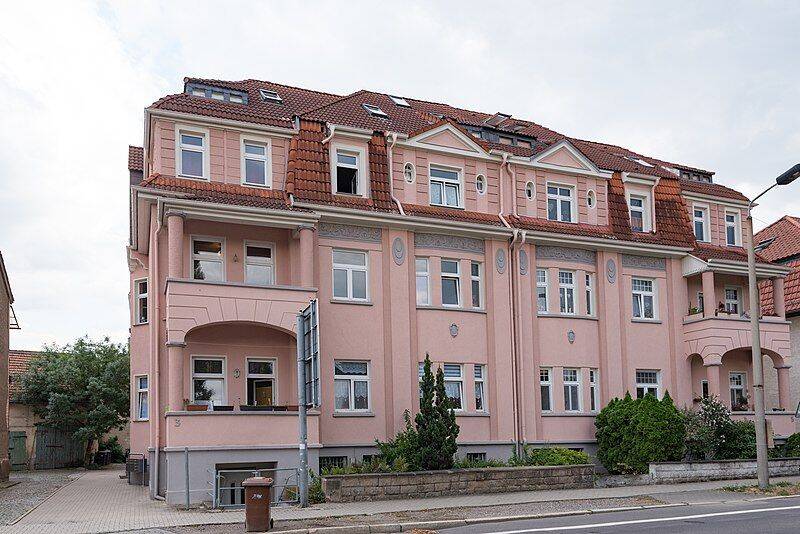 Große 3-Raum-Wohnung mit Balkon, zentrumsnah, 6618 Naumburg (Saale)