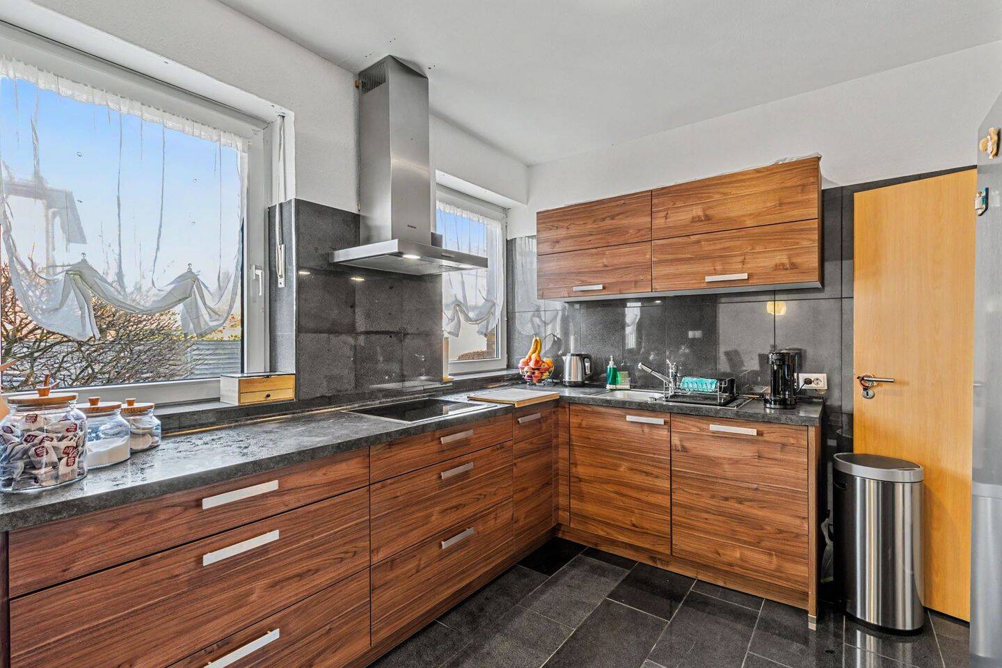 Geilenkirchen: Familienglück in ruhiger Wohnlage – modernisiertes Einfamilienhaus mit viel Platz, 52511 Geilenkirchen