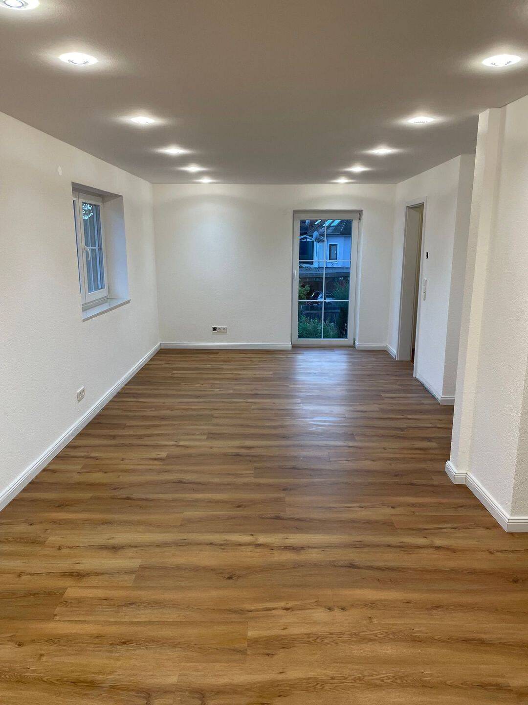 Wohnung im 1. OG + Terrasse, 76448 Durmersheim