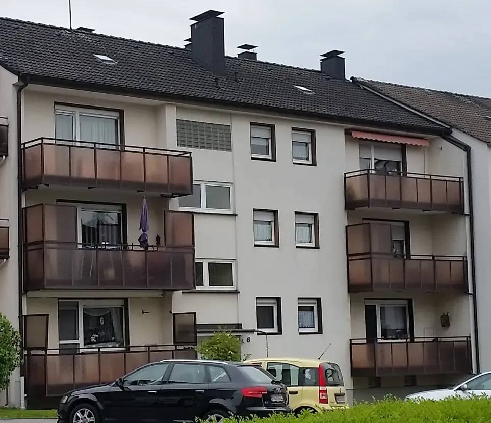 Letmathe-Oestrich: Vollrenovierte 2-Zimmer-Wohnung mit Einbauküche, Balkon, Kellerraum und Garage, 58642 Iserlohn