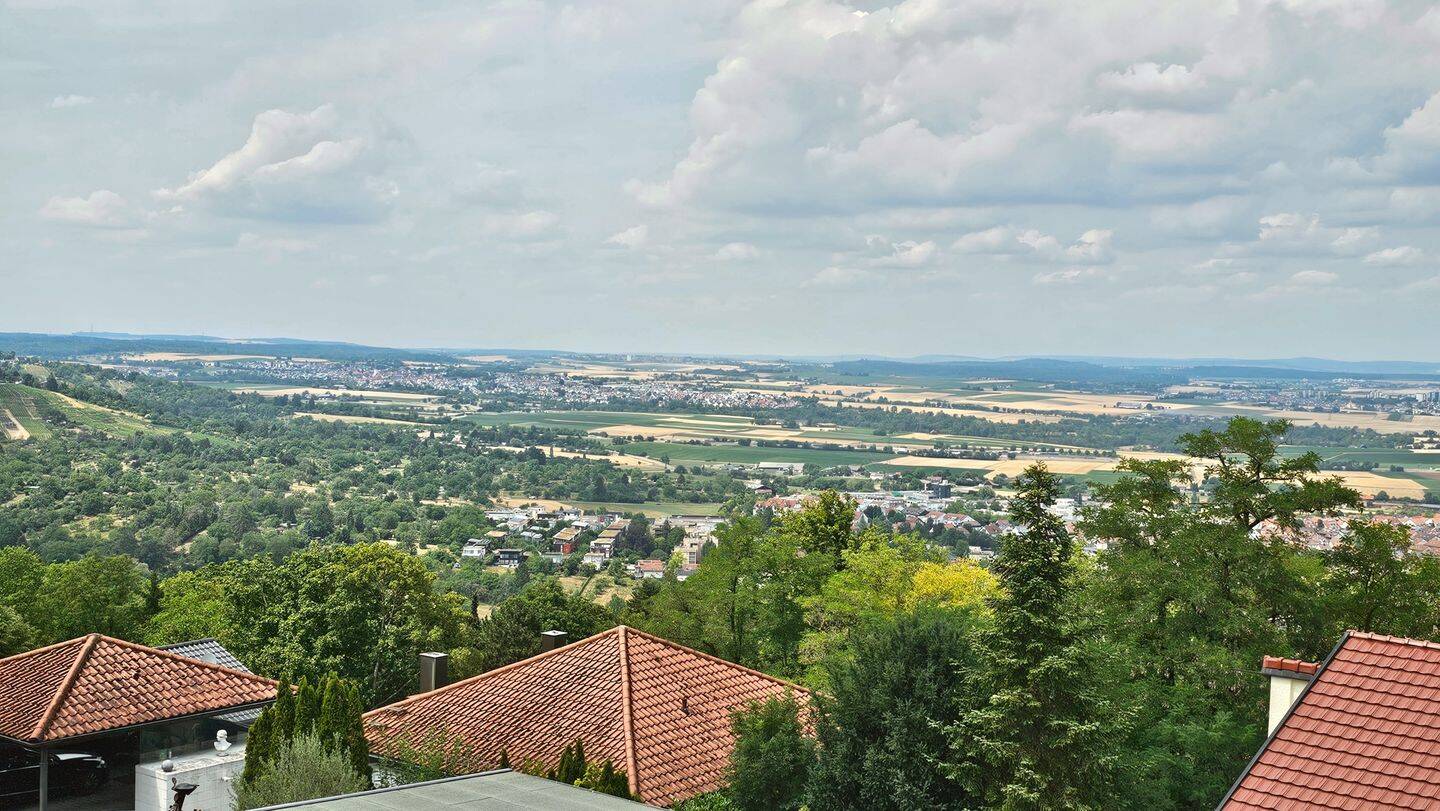 Exklusives Einfamilienhaus in beherrschender Lage mit einzigartigem Weitblick, Terrasse&Garten, 70839 Gerlingen