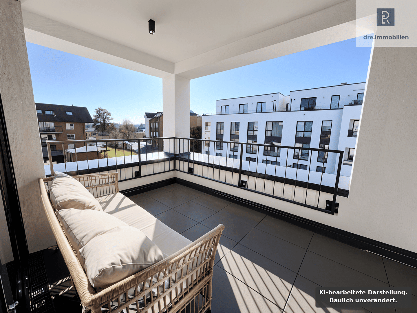 Mit oder ohne Möbel: Lichtdurchflutete Penthouse-Wohnung mit Einbauküche, TG- UND Außenstellplatz, 50226 Frechen