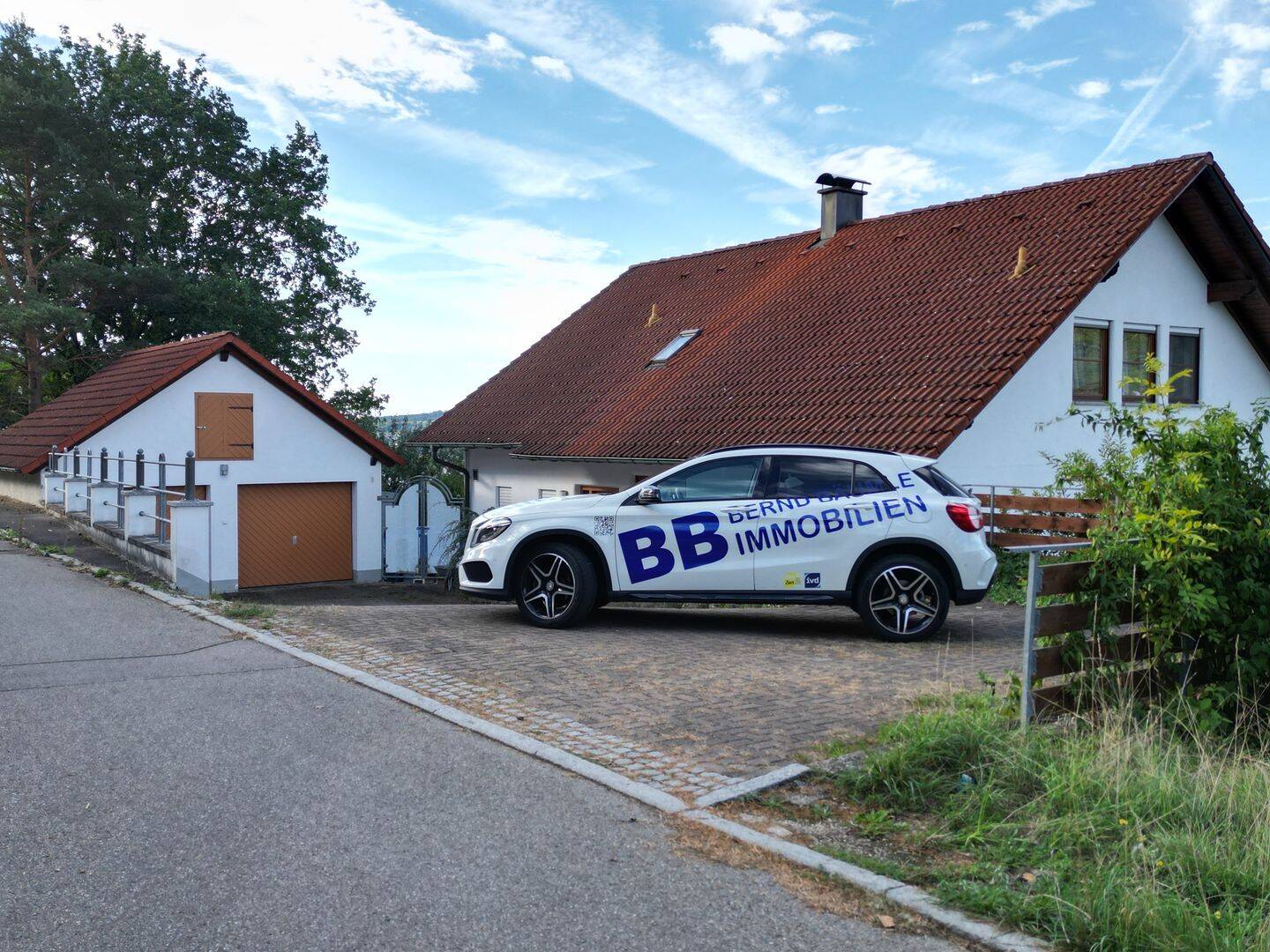 Ansprechendes Einfamilienhaus BJ 92 mit viel Platz im Haus und ums Haus. Drei Bäder-PV-Nahwärme-Zisterne, Elw. denkbar!, 72519 Veringenstadt