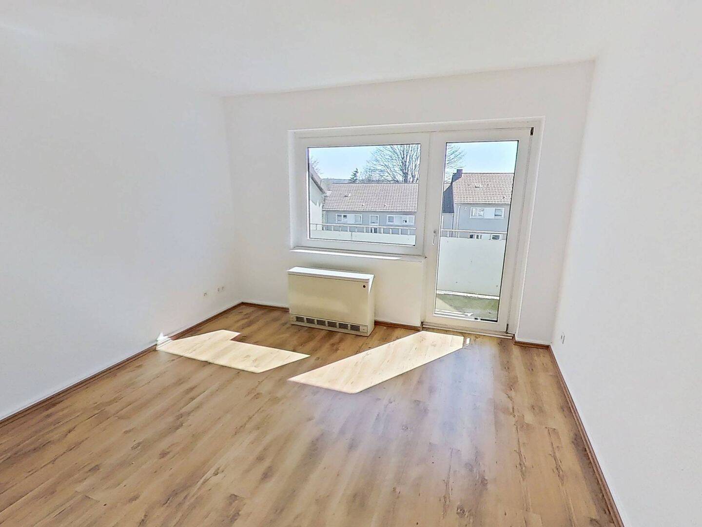 Helle 3-Zimmer-Wohnung mit BALKON und BADEWANNE in Mettmann, 40822 Mettmann