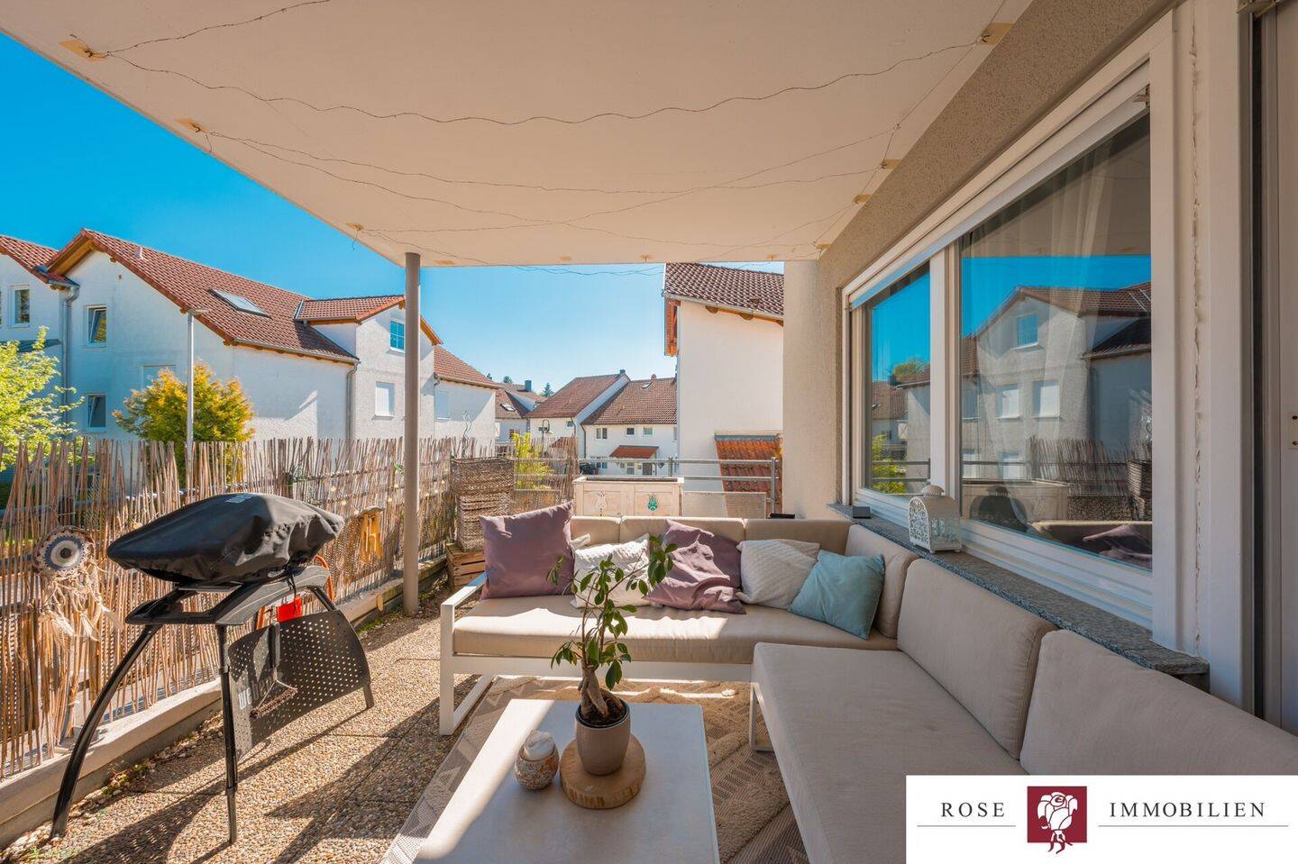 Hochwertige und moderne 3-Zimmerwohnung mit großem Balkon und Garage in ruhiger Lage, 71364 Winnenden