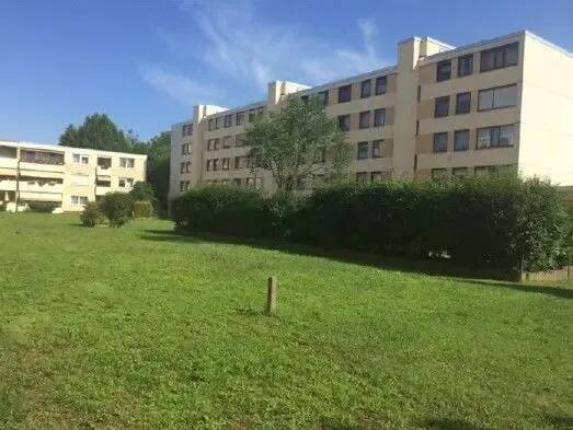 Lichtdurchflutetes teilrenoviertes 2-Zimmer-Zuhause mit Balkon & Tiefgarage in Nürnberg-Ziegelstein, 90411 Nürnberg