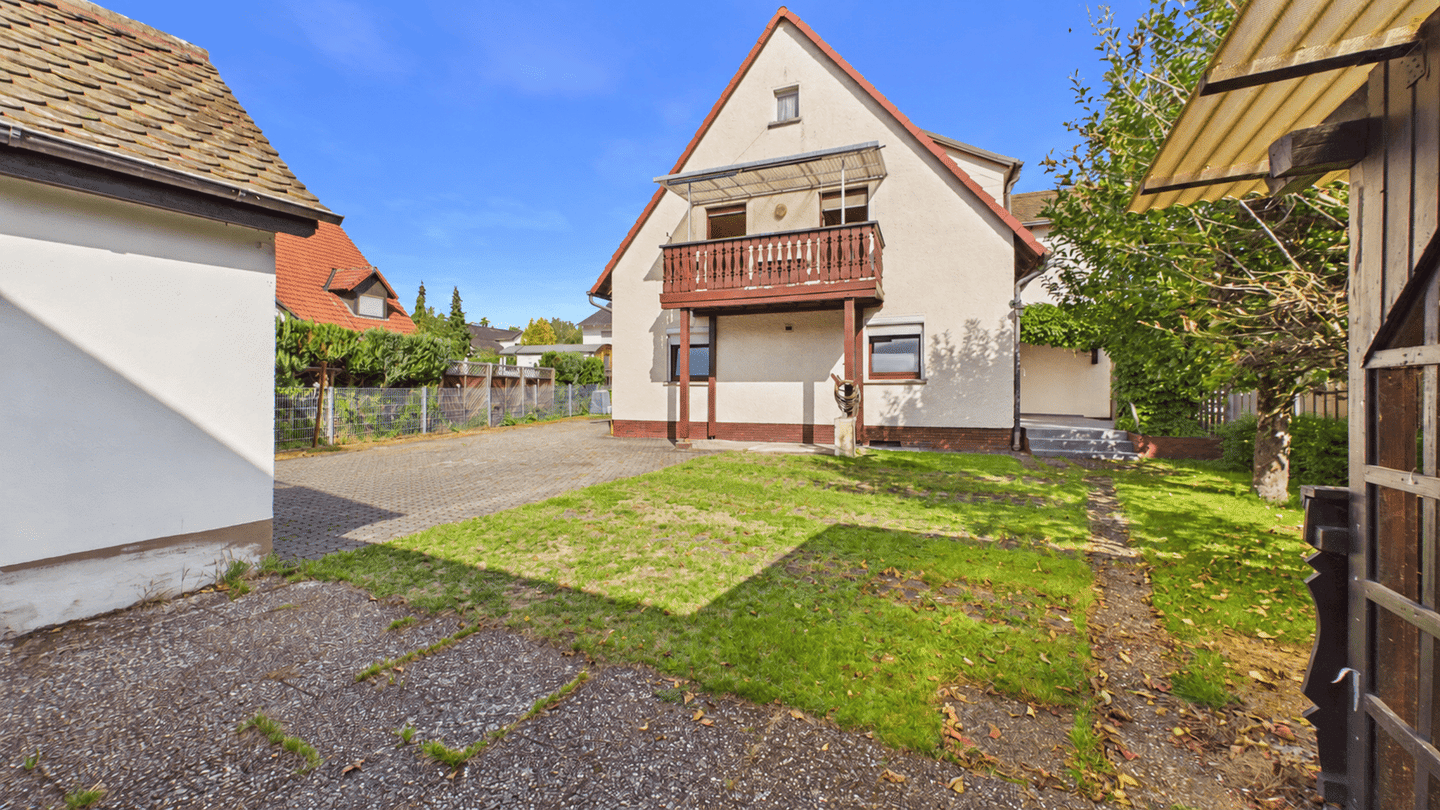 Einfamilienhaus mit großem Grundstück, Nebengebäude und viel Entwicklungspotenzial, 91154 Roth