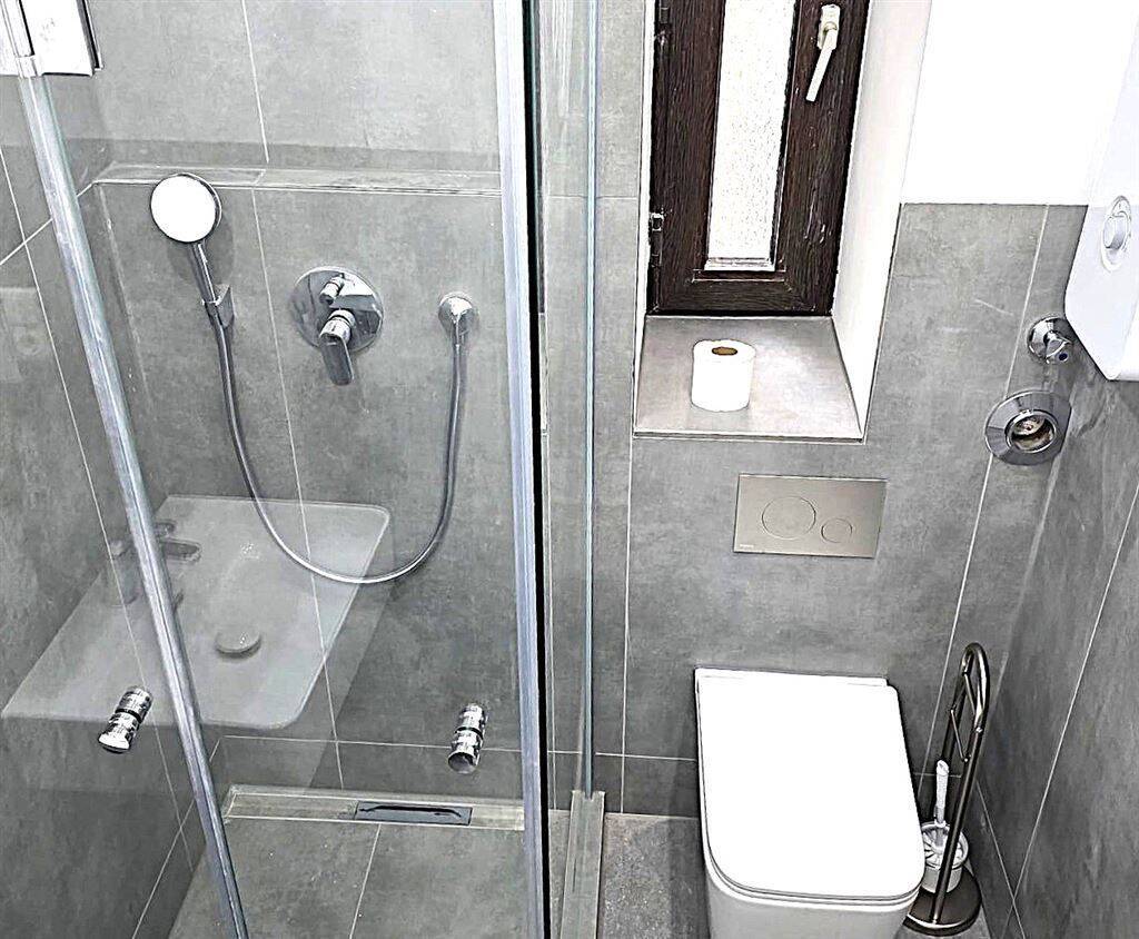 Neu renoviert/modernisiert! Gemütliche 3-Zi.-Altbauwohnung, Erstbezug, EBK, 1.OG, ruhige Lage, Innenstadtnähe, 90429 Nürnberg