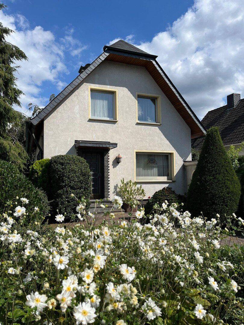 Freistehendes Einfamilienhaus in ruhiger Sackgassenlage – mit Garten, Garage und viel Potenzial, 50767 Köln (Chorweiler)