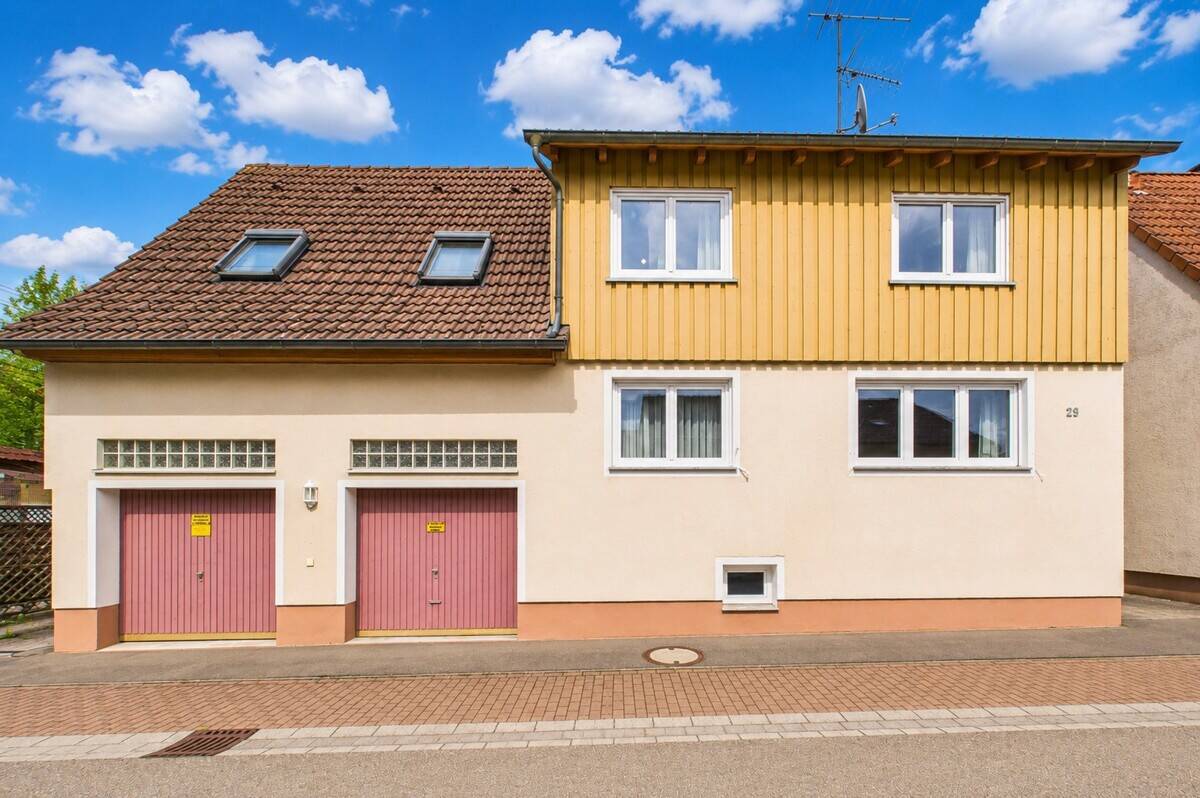 Zentral und ruhig wohnen – gepflegtes Einfamilienhaus in Dornhan, 72175 Dornhan