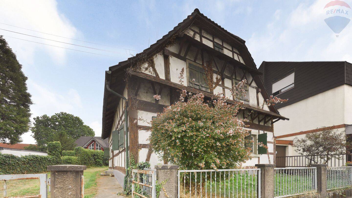Historisches Fachwerkhaus mit großem Grundstück und viel Potenzial, 76532 Baden-Baden