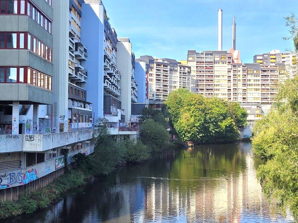 4-Zimmer-Eigentumswohnung mit moderner Ausstattung, Balkon und Fernwärmeanschluss im Ihmezentrum, 30449 Hannover