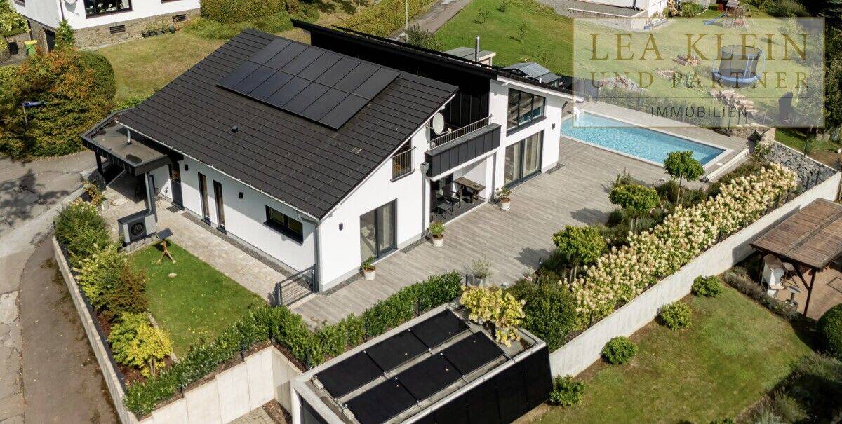 Perfekt für zwei – junges, stylisches Haus mit Sauna, Pool und Traumaussicht in Reichshof-Denklingen, 51580 Reichshof