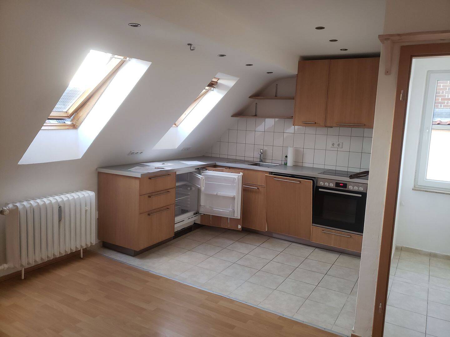 Helle Dachgeschoss in zentraler Lage, 90459 Nürnberg