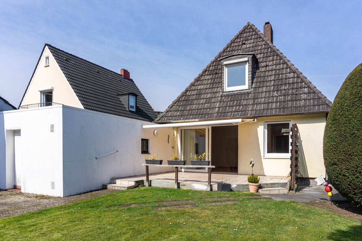 PURNHAGEN-IMMOBILIEN – Ebenerdiges Wohnen möglich, Haus für Paare in ruhiger Seitenstraße von Aumund, 28755 Bremen (Aumund-Hammersbeck Blumenthal Fähr-Lobbendorf Vegesack)
