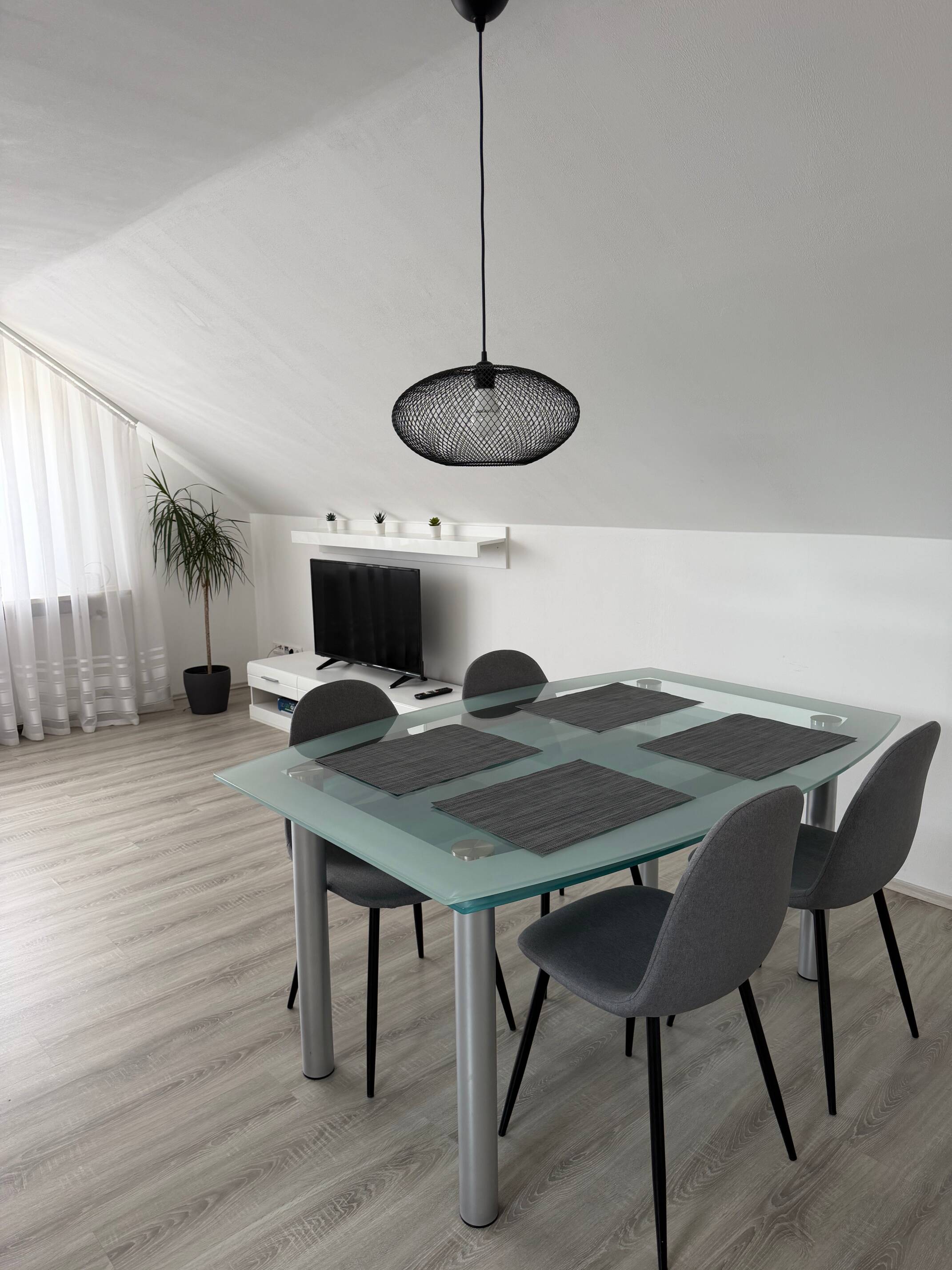 Attraktive 2-Zimmer-Wohnung im 3. OG – bezugsfertig mit Einbauküche!, 97892 Kreuzwertheim