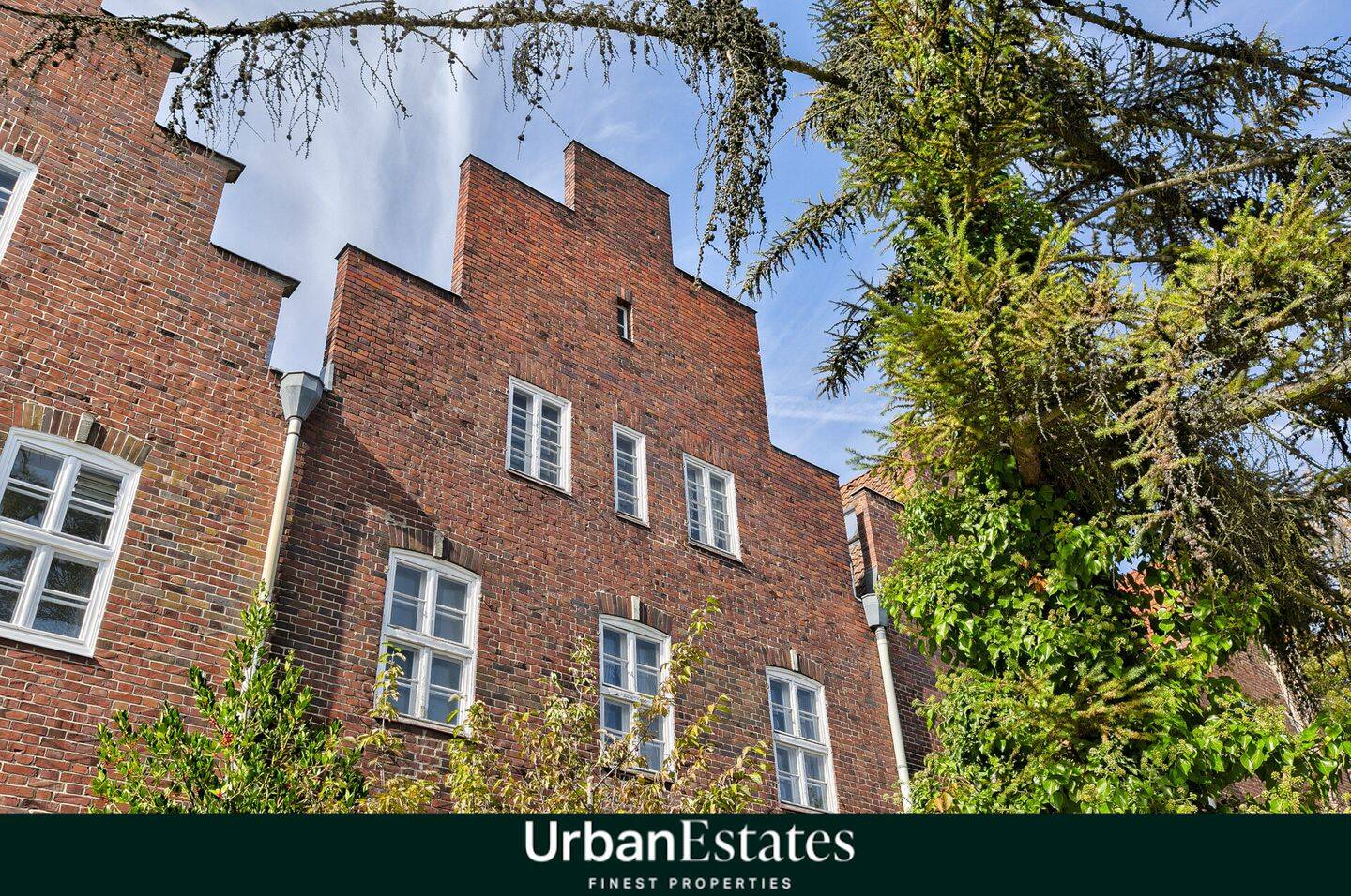 Charakter statt Konvention – Historische Treppengiebel-Villa, 14169 Berlin (Steglitz-Zehlendorf Dahlem Lichterfelde Zehlendorf)