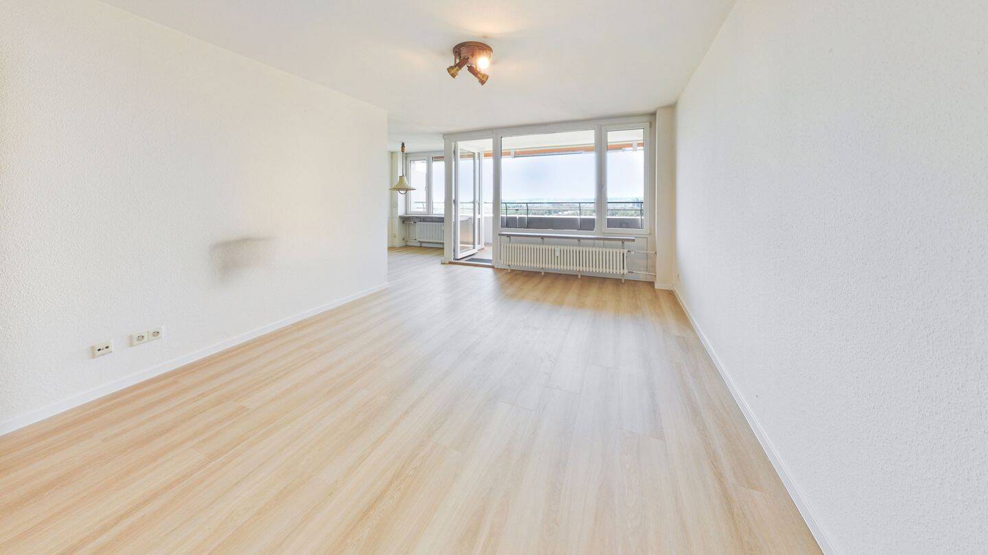 Ihr Zuhause mit Aussicht: 3,5-Zimmerwohnung im 18. OG mit Loggia und großzügigem Lichteinfall, 70599 Stuttgart