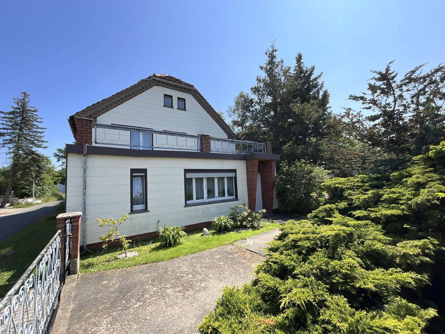 Ein Haus 2 Wohnungen, 3058 Neuhausen/Spree