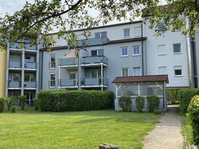 2-Zimmer-Dachgeschoss-Wohnung mit Balkon ! Bitte beachten: Wohnberechtigungsschein erforderlich!, 97422 Schweinfurt