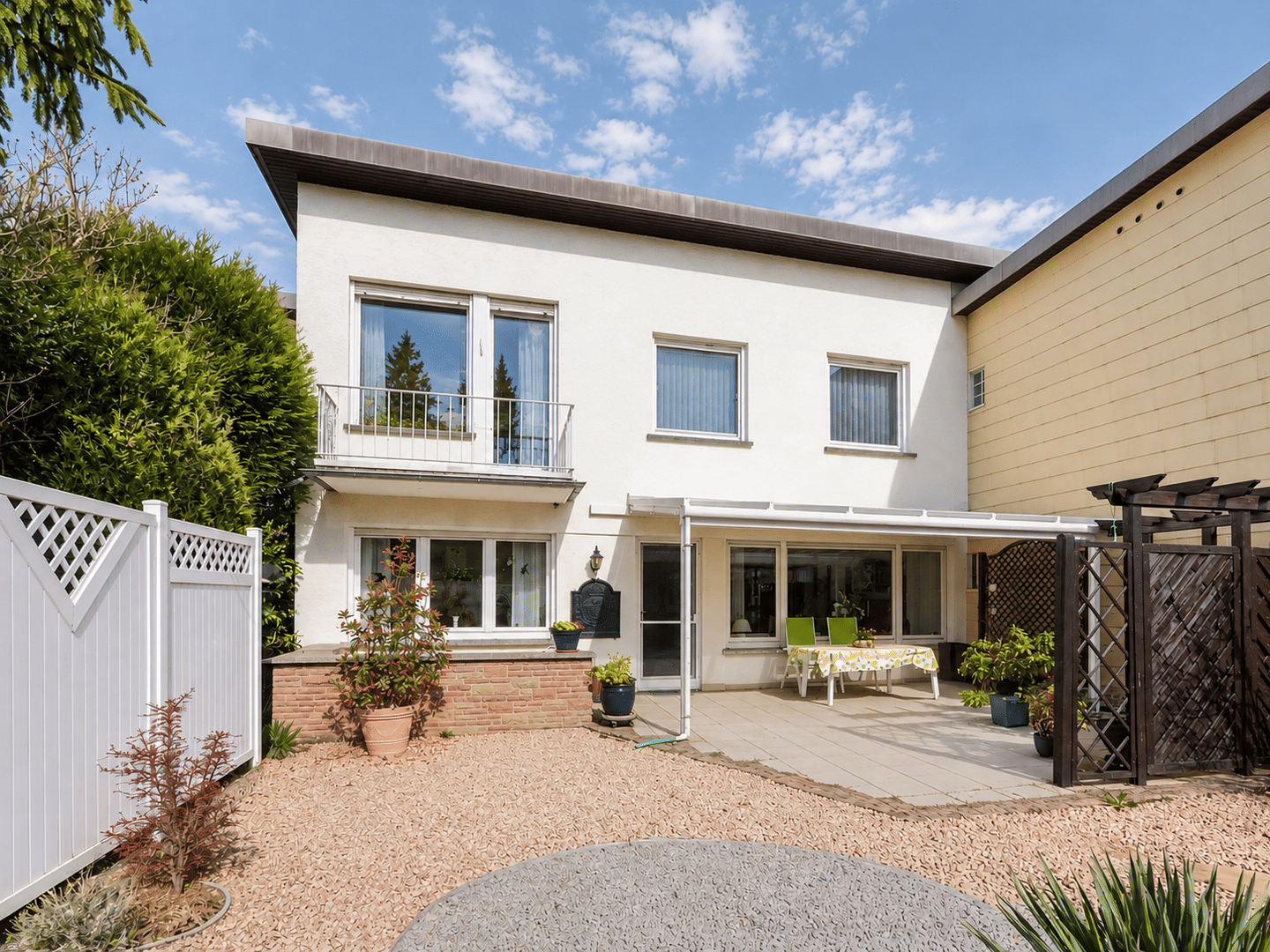 Großzügig wohnen, entspannt leben – Familienfreundliches Reihenhaus mit Garten!, 66130 Saarbrücken