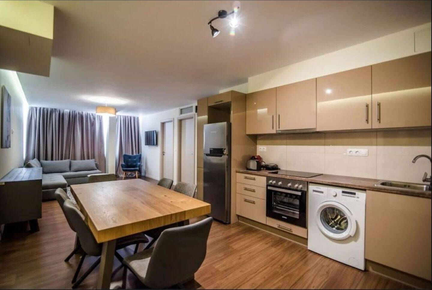 Großzügige Wohnung mit modernem Komfort, 50678 Köln (Innenstadt-Süd Altstadt-Süd Neustadt-Süd)