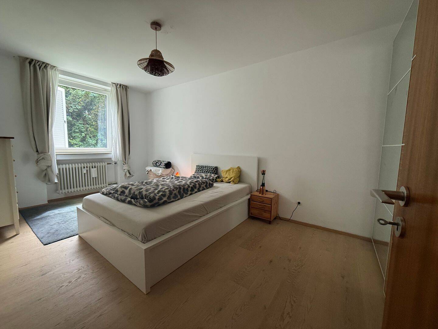 Helle 2-Zimmer-Wohnung mit Loggia und Wasserblick – Grüne Oase in Obermenzing, 81245 München (Aubing-Lochhausen-Langwied Pasing-Obermenzing)
