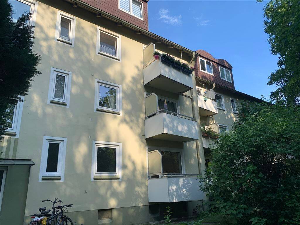 Gut geschnittene und helle 2-Zimmerwohnung mit Balkon in Ahrensburg, 22926 Ahrensburg