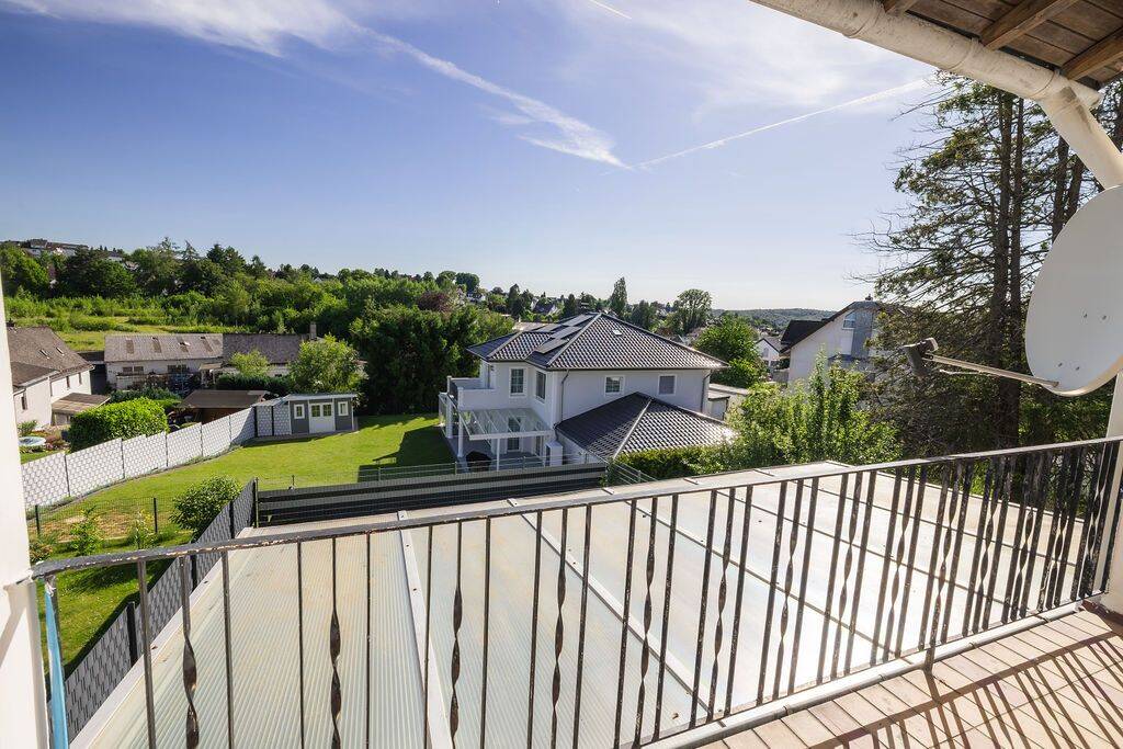 PREISANPASSUNG! Doppelhaushälfte in Höhr-Grenzhausen – überdachter Terrasse, Garten und Garage, 56203 Höhr-Grenzhausen